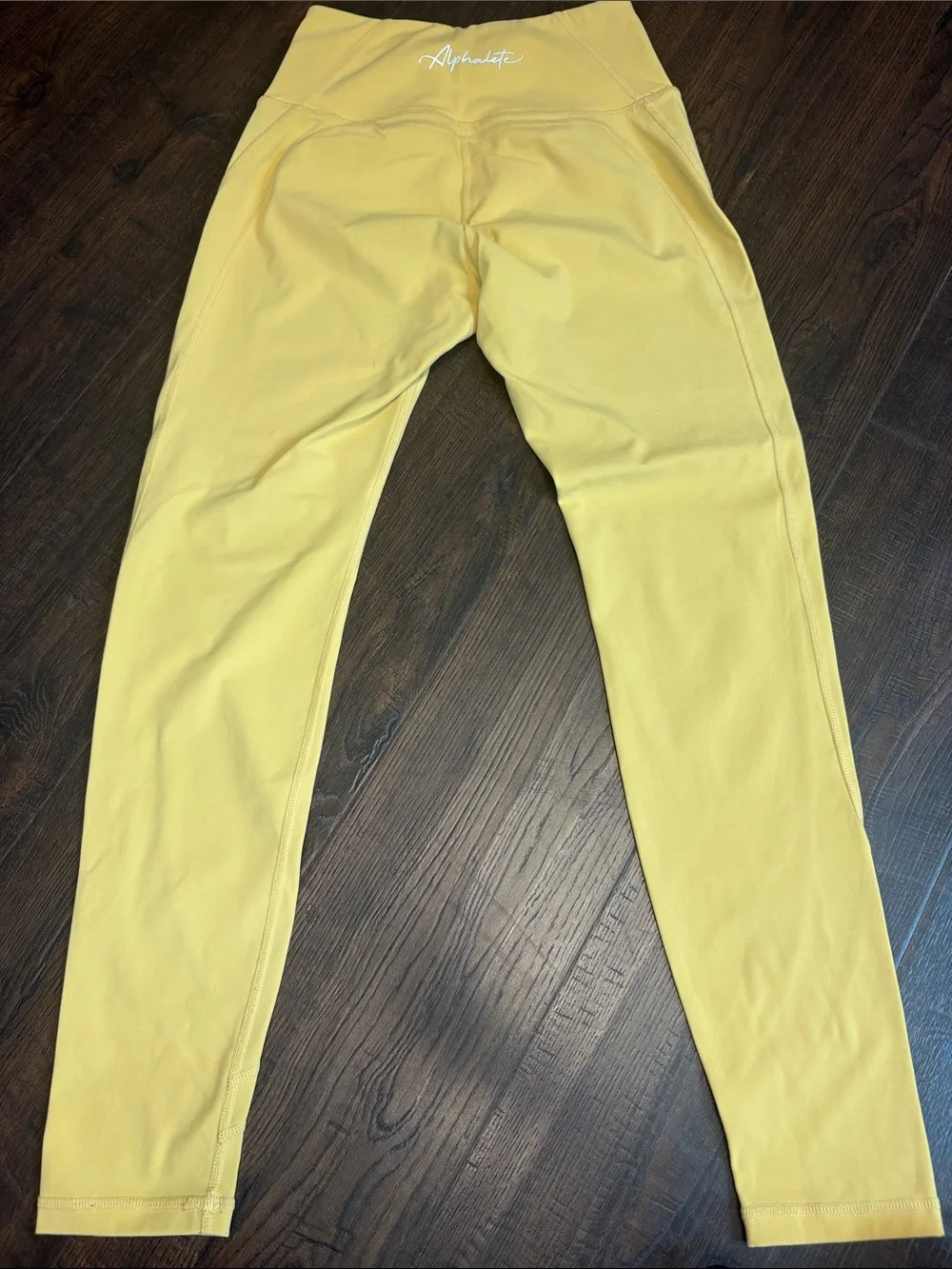 Alphalete Women’s XS butter cream yellow gym wworkout leggings